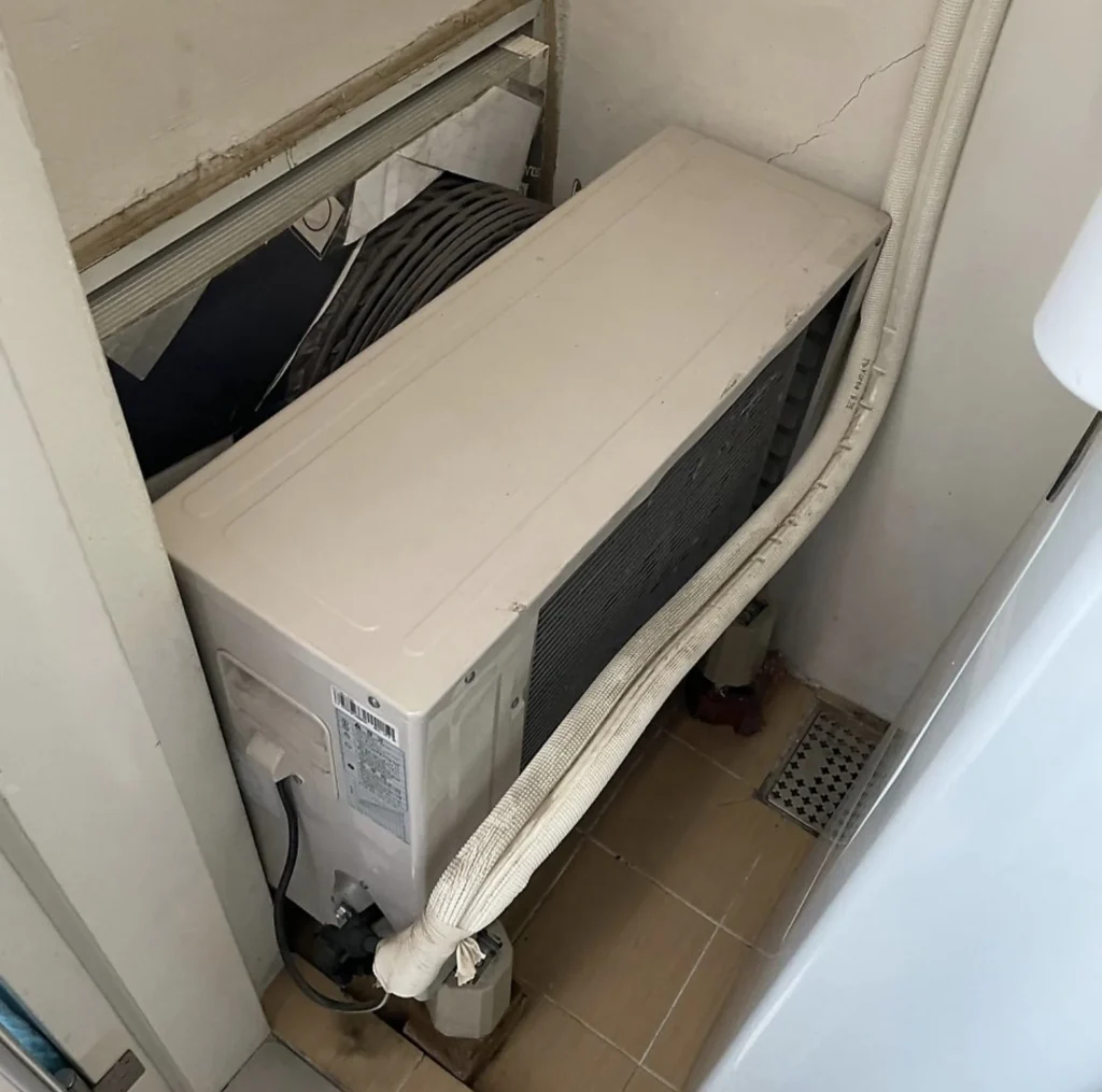 환풍기 없이 실외기만 있는 좁은 실외기실 통풍구